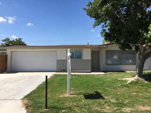 2011 Minford St, Lancaster, CA 93536-6517