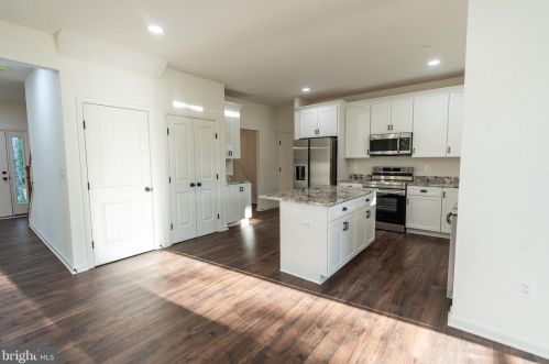 1899 Mitchell Dr, Aberdeen MD  21001-4325 exterior