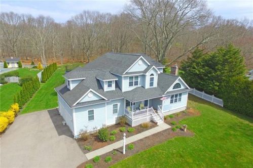 17 Piezzo Dr, Westerly, RI 02891-4079