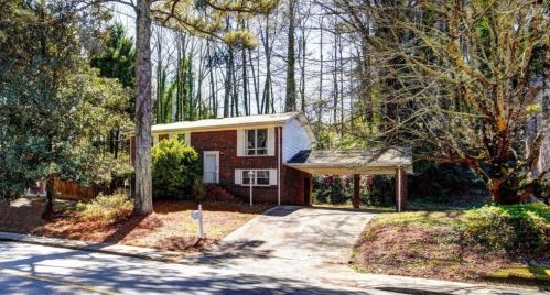 2164 Connally Dr, Atlanta, GA 30344-1106