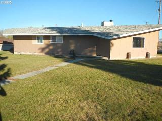 1090 Gettman Rd, Hermiston, OR 97838-8462