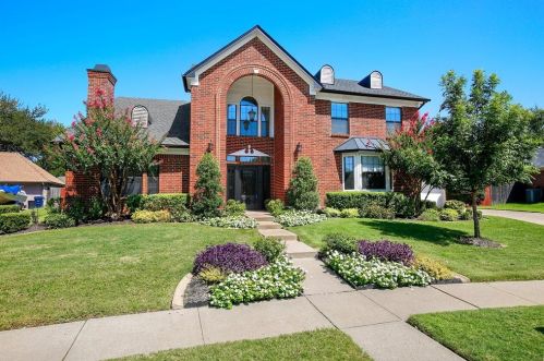 5216 Alexander Dr, Lewisville, TX 75028-1071