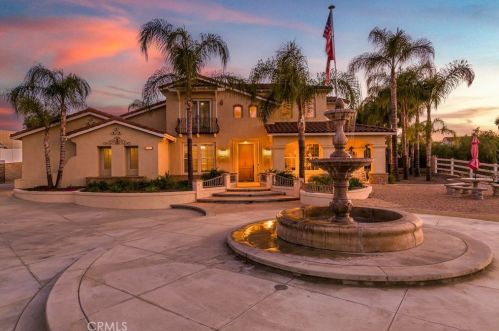 18421 Hollowtree Ln, Riverside, CA 92504-9467