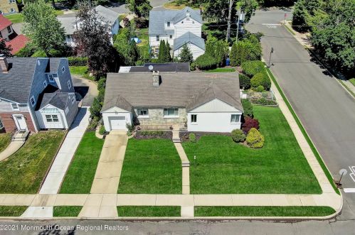 400 Parkview Ave, Tinton Falls NJ 07712-4732 exterior