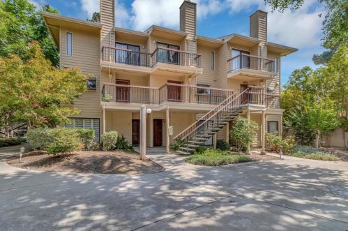 451 Northlake Dr, San Jose, CA 95117-1389