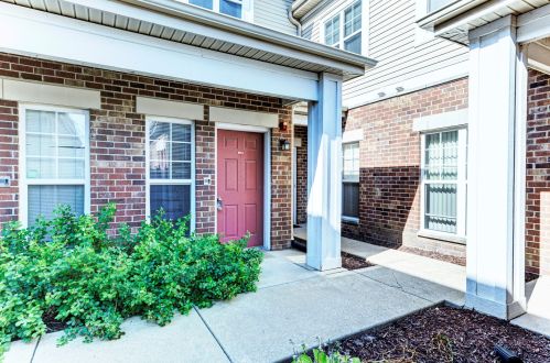 120 Clubhouse Ln, Oswego, IL 60543-5518