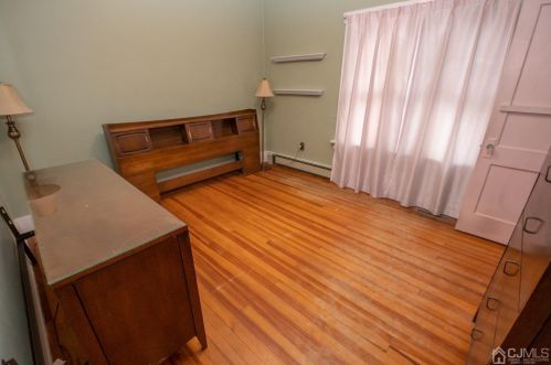 40 Hoy Ave, Perth Amboy, NJ 08863-1997