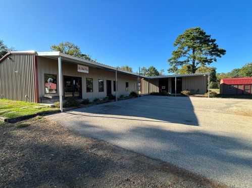 1040 Mann St, Fairmount, TX 75948-7239