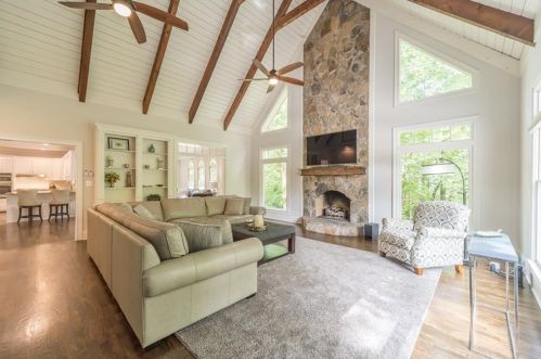 1565 Lazy River Ln, Atlanta GA  30350-3521 exterior