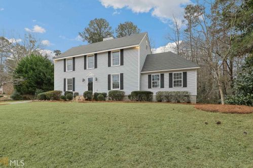8 Park View Dr, Newnan, GA 30263-1216