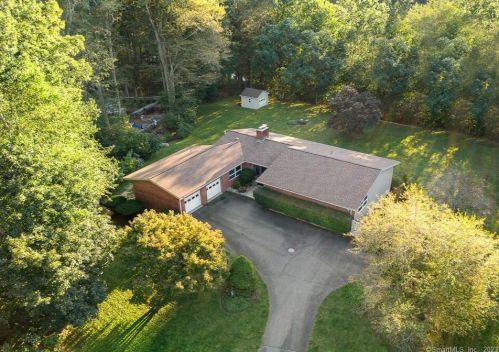 19 Fireside Ct, Norwalk, CT 06850-2710