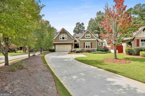 107 Beacon Crst, Newnan, GA 30265-5584