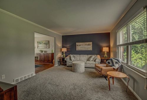 8065 Eastdale Dr, Cincinnati, OH 45255-4546