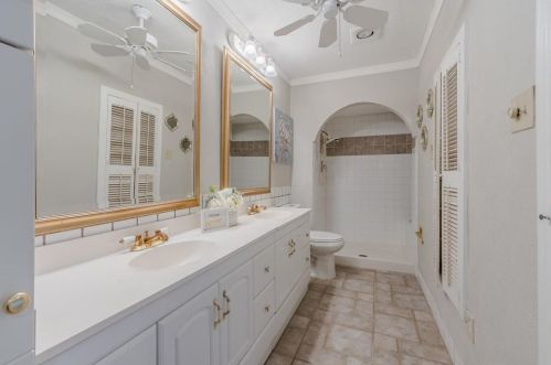 1939 Rambling Rdg Ln, Carrollton TX 75007-3154 exterior