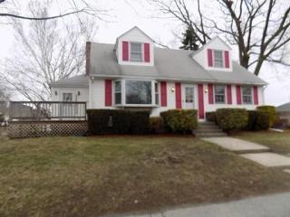 92 Elder Ave, East Providence, RI 02915-3710
