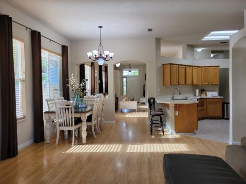 4528 Thira Way, Elk Grove, CA 95758-5156