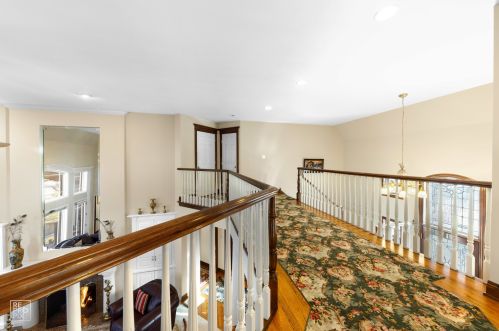 6972 Fieldstone Dr, Willowbrook IL  60527-6969 exterior