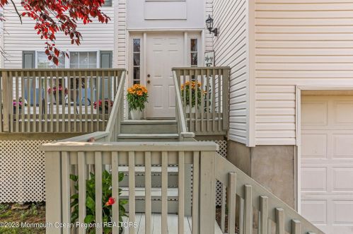 87 Kentucky Ave, Middletown, NJ 07748-5345
