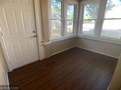 289 Front Ave, Saint Paul MN  55117-5328 exterior