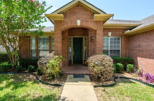 1237 Silverwood Dr, Lewisville, TX 75028-8233