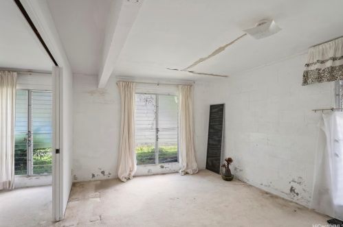 3359 Huelani Dr, Honolulu HI  96822-1276 exterior