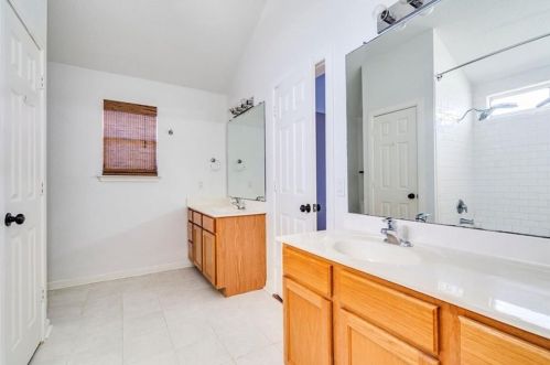 123 Discovery, Uhland TX 78640-5490 exterior