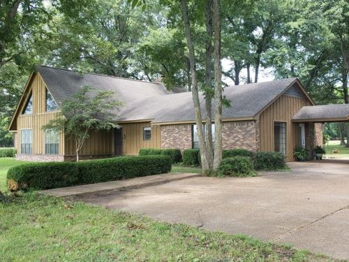 526 Eagle Nest West Rd, Clarksdale, MS 38614-2311