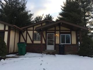 2370 Indiancup Dr, Florissant MO  63033-1737 exterior