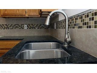 2102 Parker Ave, Portsmouth, VA 23704-5541