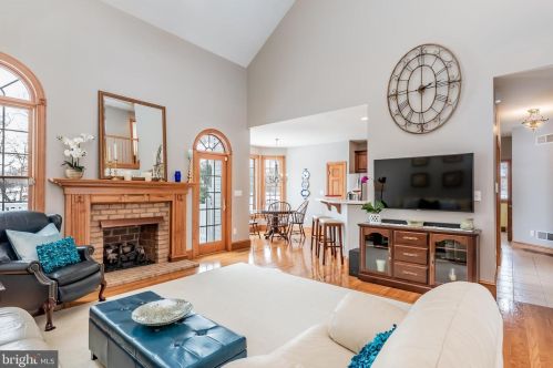 5 Linden Dr, Carlisle PA 17015-6906 exterior