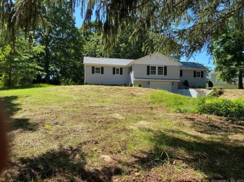 725 Savage St, Southington CT  06489-4628 exterior
