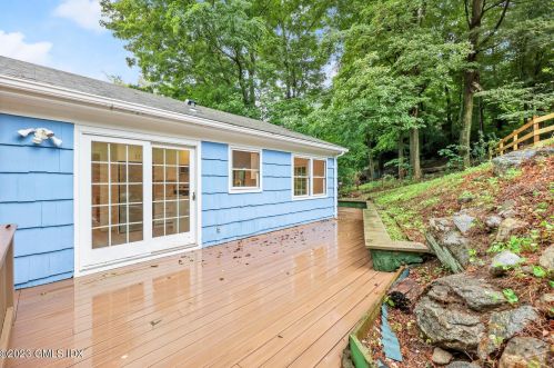 43 Glenville St, Greenwich CT  06831-4118 exterior