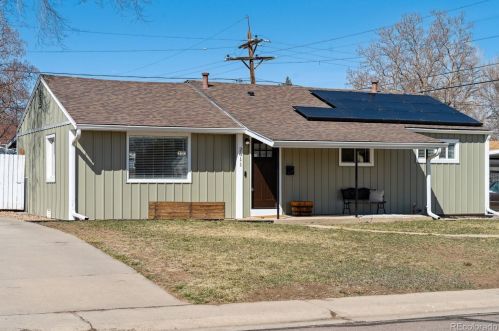 2611 Green Ct, Denver CO  80219-5850 exterior