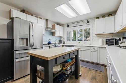8712 Lodestone Cir, Elk Grove CA  95624-2520 exterior