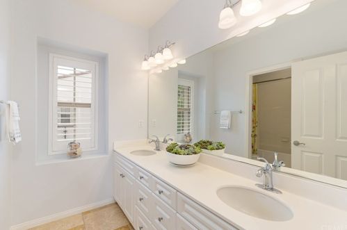 121 Blaze, Irvine CA  92618-1507 exterior