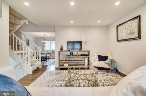 6812 Hutchison St, Falls Church, VA 22043-1603