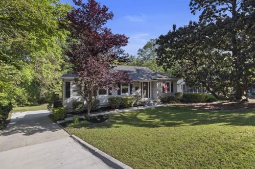 976 Lindridge Dr, Atlanta, GA 30324-3704