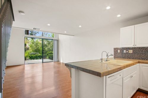 116 Lakepines, Irvine CA  92620-1924 exterior
