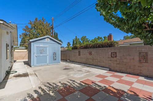 8188 Sherwood Pl, Riverside CA  92504-3440 exterior