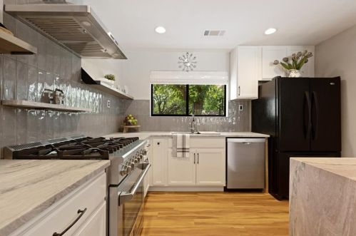 12402 Burlywood Trl, Austin TX  78750-1105 exterior