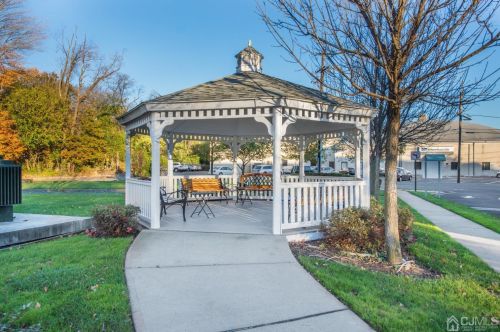189 Liddle Ave, Edison, NJ 08837-3153