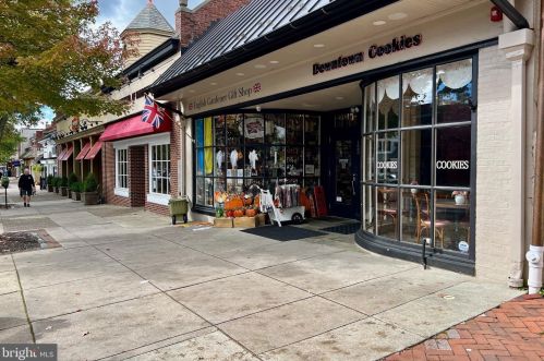 135 Warwick Rd, Tavistock NJ  08033-3706 exterior