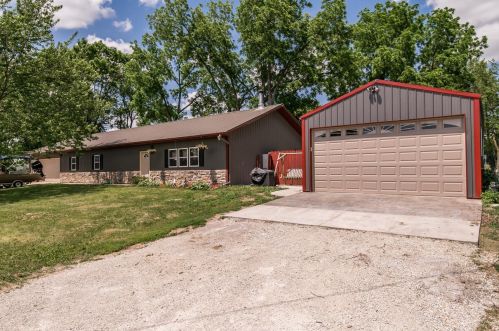301 Center Ave, Cherry Grove, MN 55975-1601