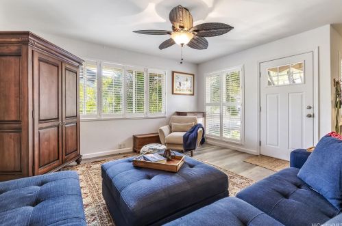 829 Papalalo Pl, Honolulu, HI 96825-2963