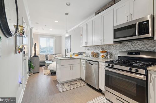 431 Berks St, Philadelphia PA 19131-3215 exterior