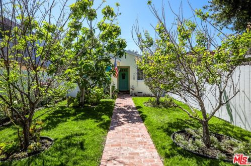 760 Rosecrans Ave, Manhattan Beach, CA 90266-3451