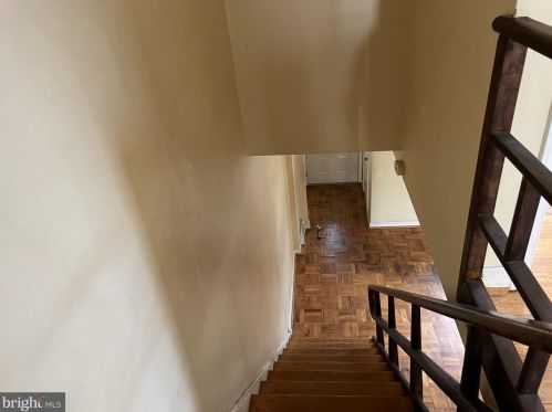 610 Longshore Ave, Philadelphia PA 19111-4423 exterior