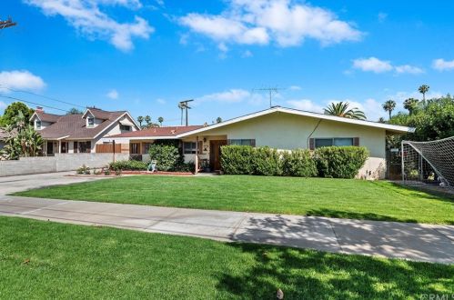 7915 Los Arboles Pl, Riverside, CA 92504-3530