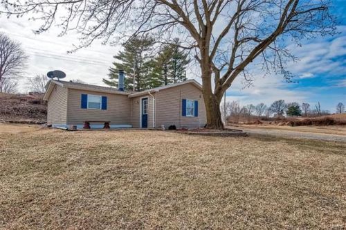 33777 Hale Ln, Miles Station, IL 62012-4019