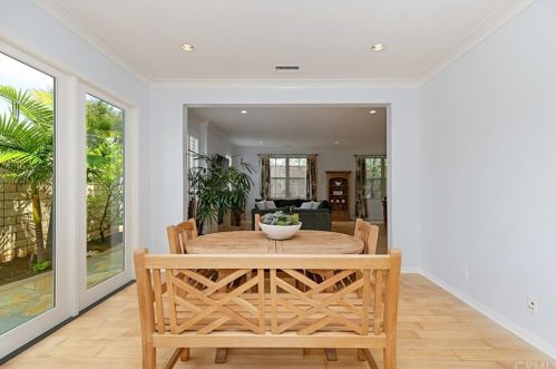 121 Blaze, Irvine CA  92618-1507 exterior